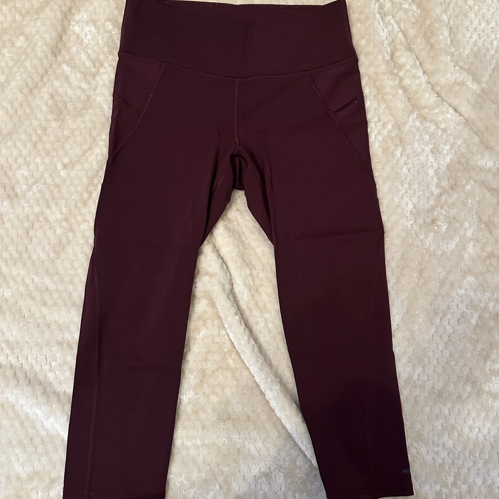 Athleta burgundy Capri leggings